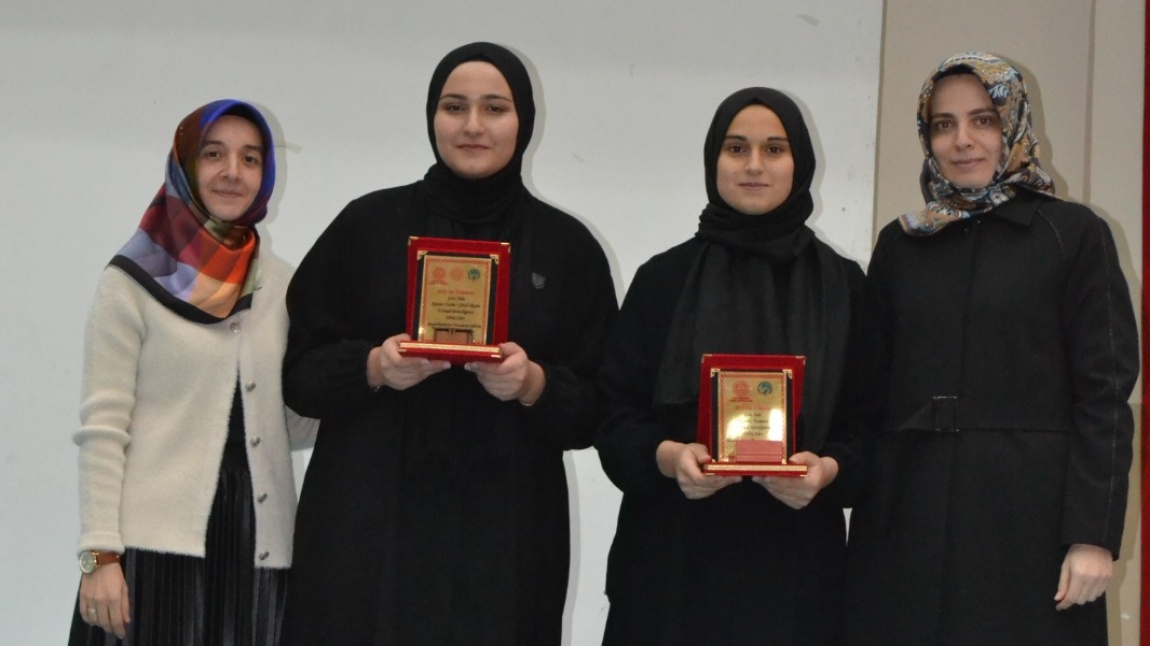 Genç Nida Kur'an-ı Kerimi Okuma ve Hafızlık Yarışması İl Finali Dursunbey'de Gerçekleştirildi